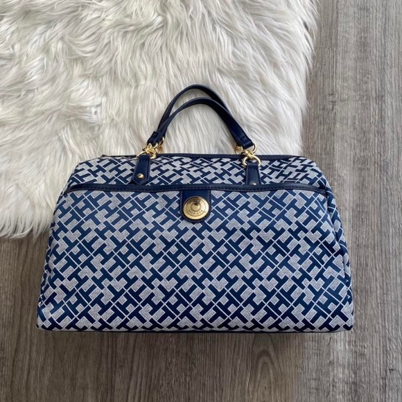 Tommy Hilfiger Handbags - Tommy Hilfiger Duffel Bag